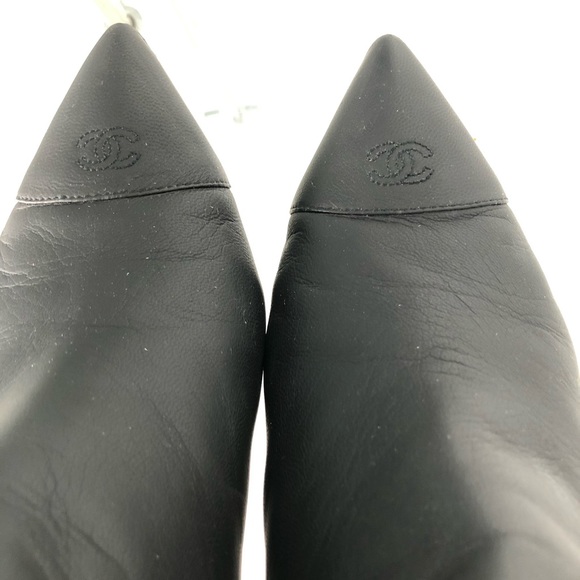 Chanel Cap-toe Chain Wedge Booties sz 39.5 $1225 - Picture 4 of 7